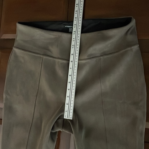 Womens size XL Andrew Marc Taupe Faux Suede Pull On Stretch Pants - Picture 7 of 8